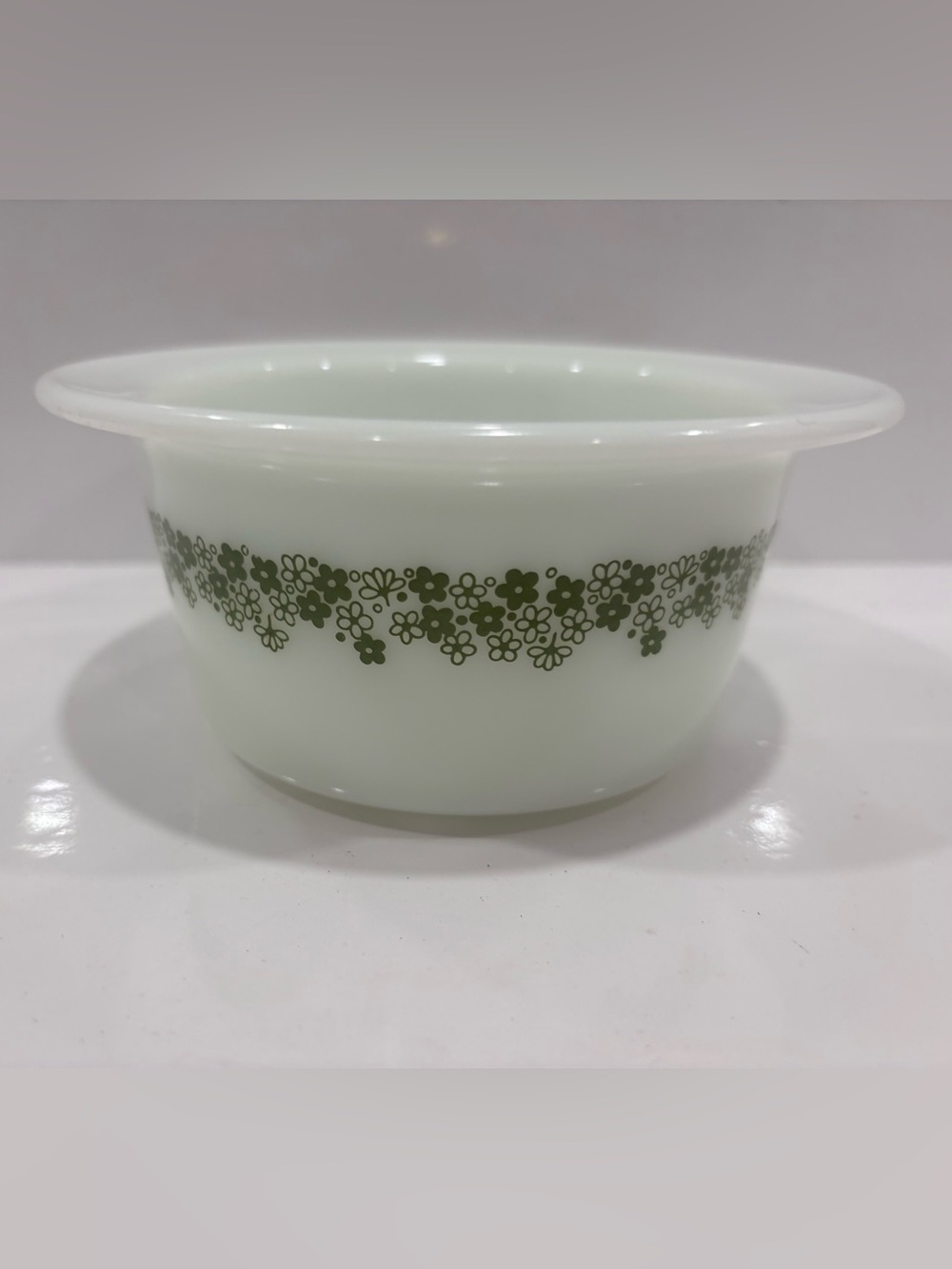 Vintage Pyrex crazy daisy spring blossom green milk glass casserole 6 1/4”